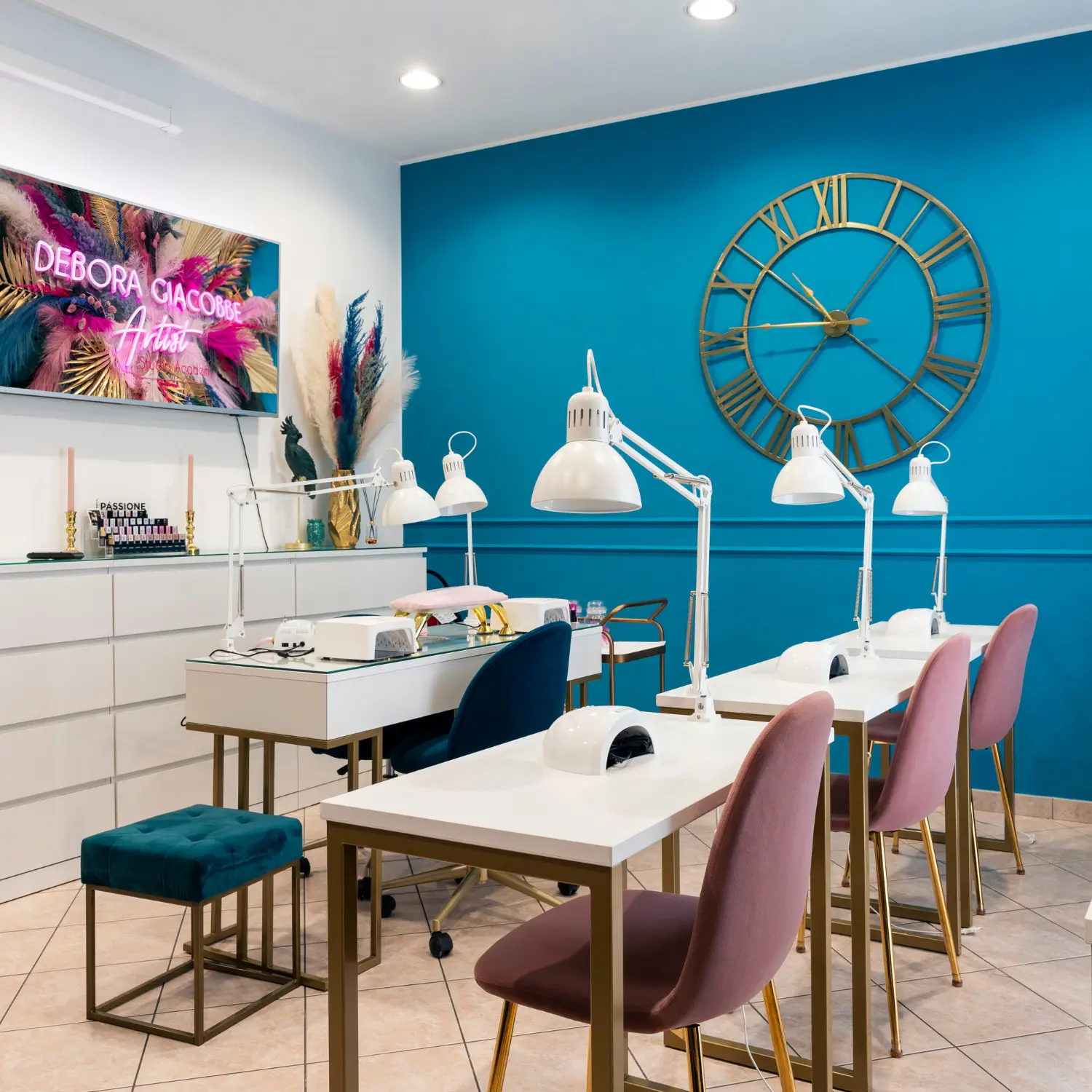 Debora Giacobbe Nail Artist